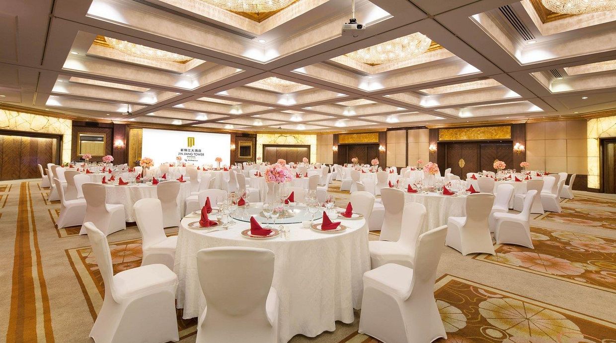 JIN JIANG TOWER - 19