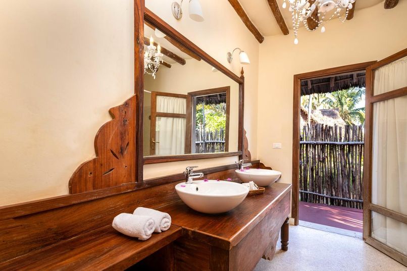 KARAFUU BEACH RESORT & SPA - 4