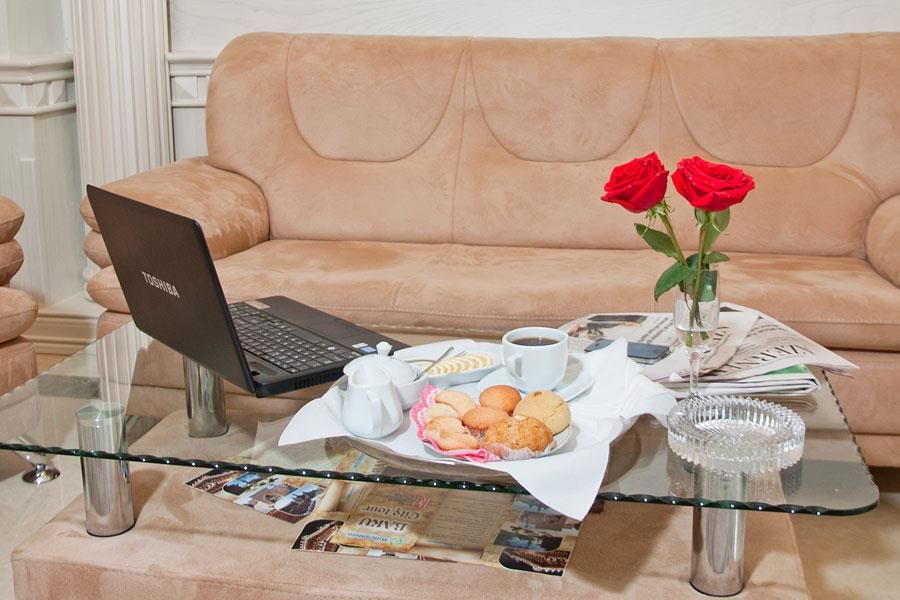 KARAT INN BOUTIQUE - 12