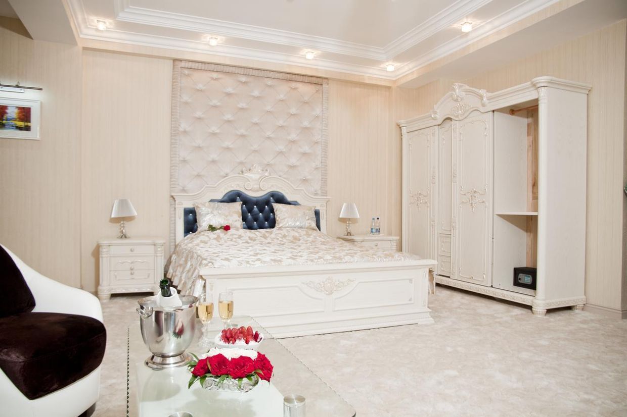 KARAT INN BOUTIQUE - 10