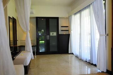 LEGIAN BEACH HOTEL - 17