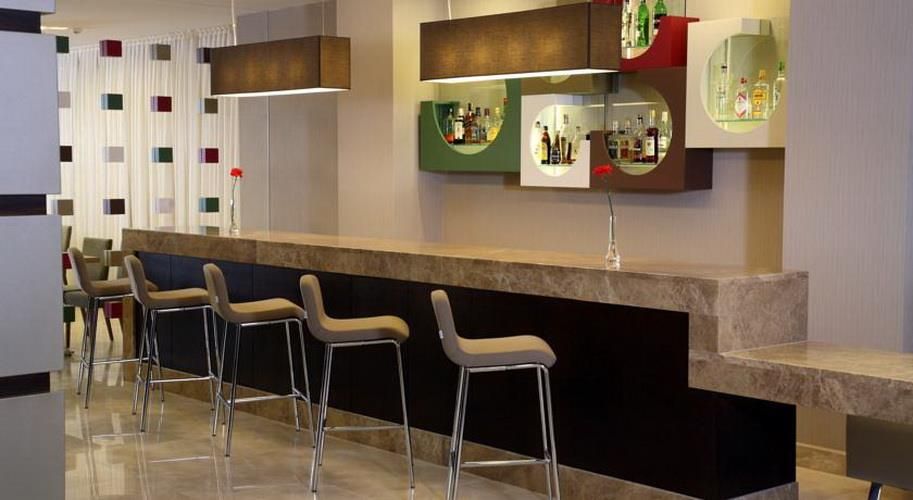 Ramada by Wyndham Istanbul Taksim - 9