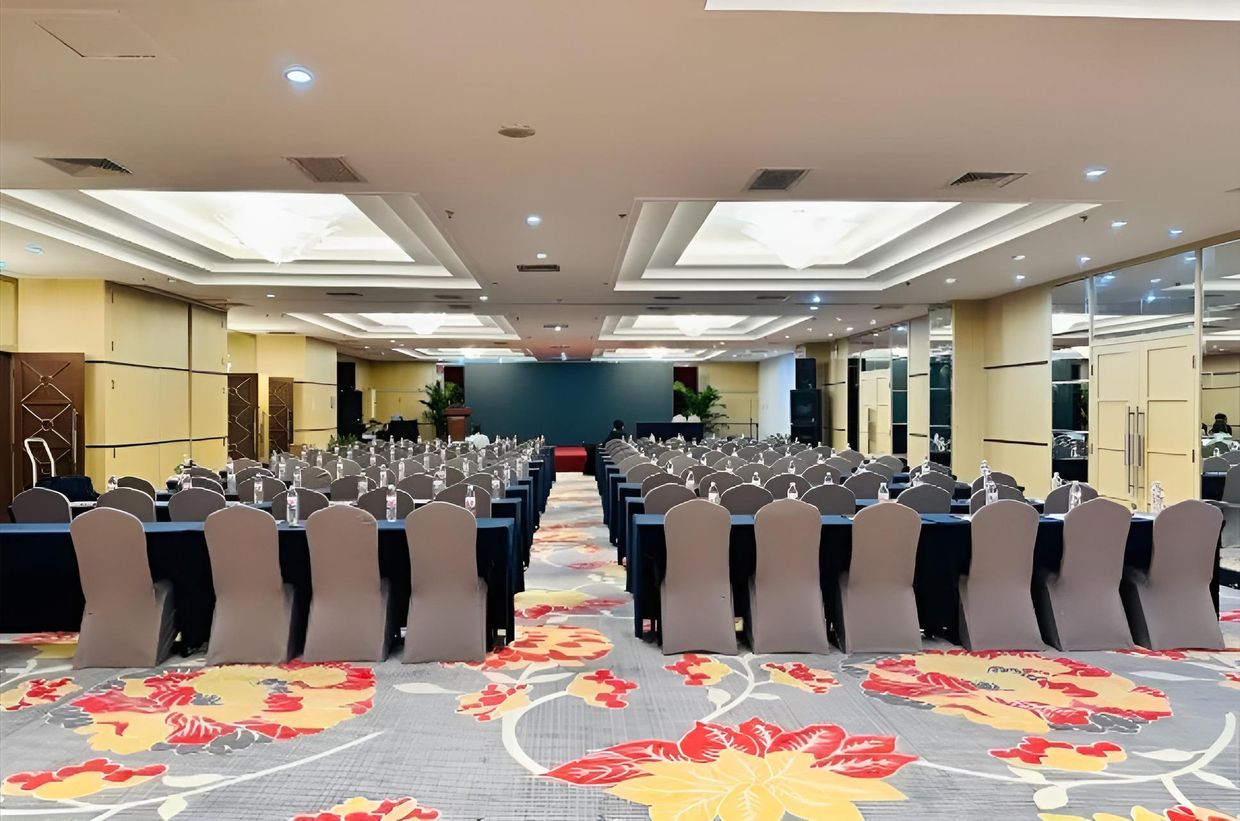 THE NORTH GARDEN  - 26