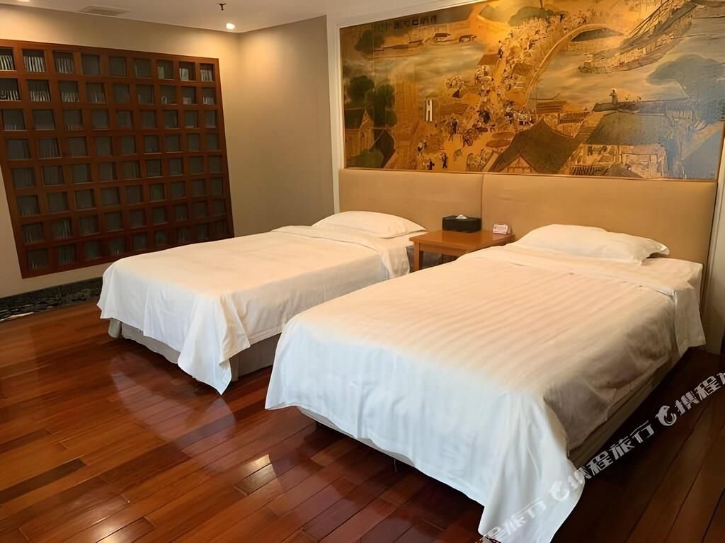 THE NORTH GARDEN  - 27