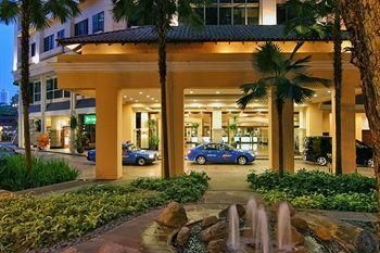 ORCHARD RENDEZVOUS (ex. ORCHARD PARADE) - 1