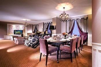 ORCHARD RENDEZVOUS (ex. ORCHARD PARADE) - 26