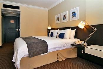 ORCHARD RENDEZVOUS (ex. ORCHARD PARADE) - 5