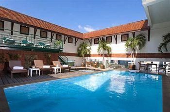 PINNACLE LUMPINEE PARK HOTEL - 13