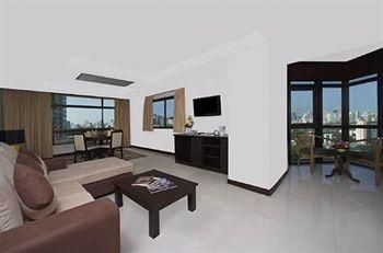 PINNACLE LUMPINEE PARK HOTEL - 3