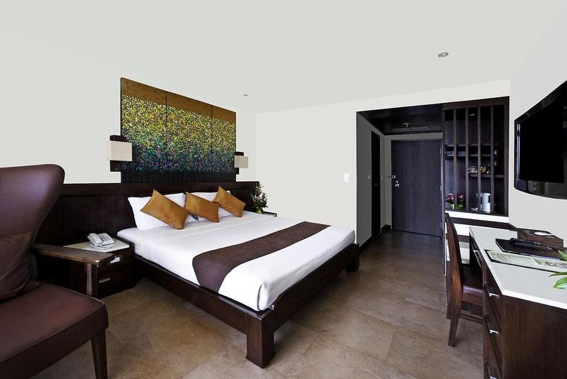 PINNACLE LUMPINEE PARK HOTEL - 4