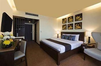 PINNACLE LUMPINEE PARK HOTEL - 6