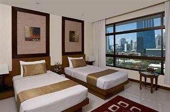 PINNACLE LUMPINEE PARK HOTEL - 7
