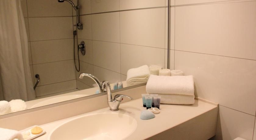 ARMON YAM HOTEL (БАТ ЯМ) - 9