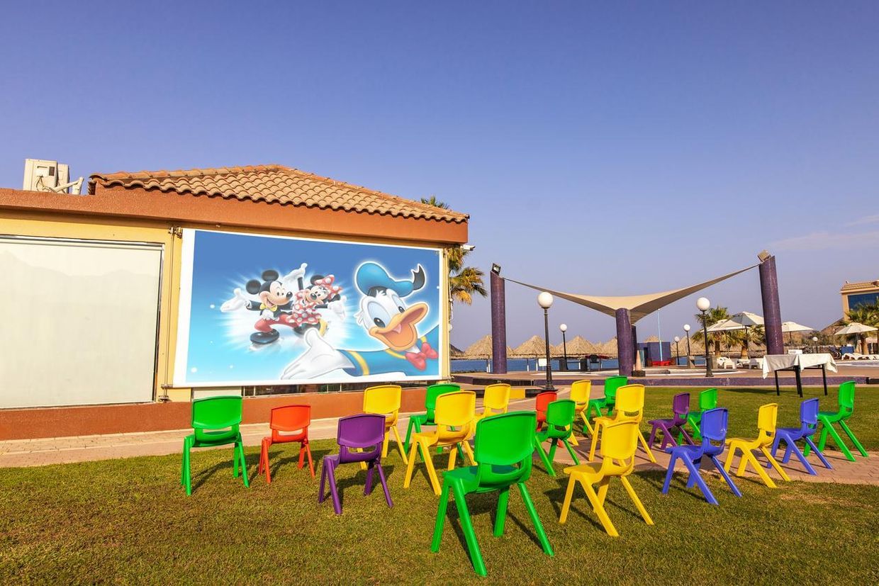 ROYAL BEACH HOTEL & RESORT - 28