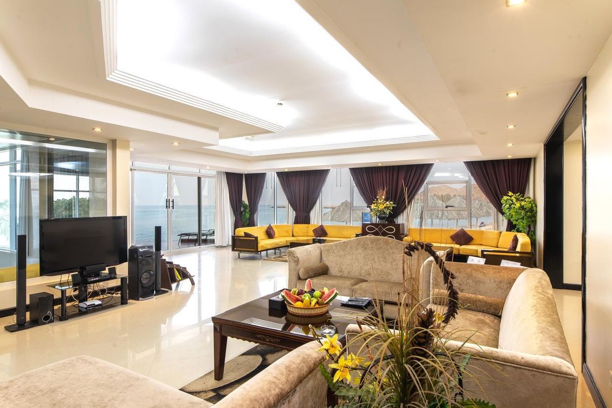 ROYAL BEACH HOTEL & RESORT - 8