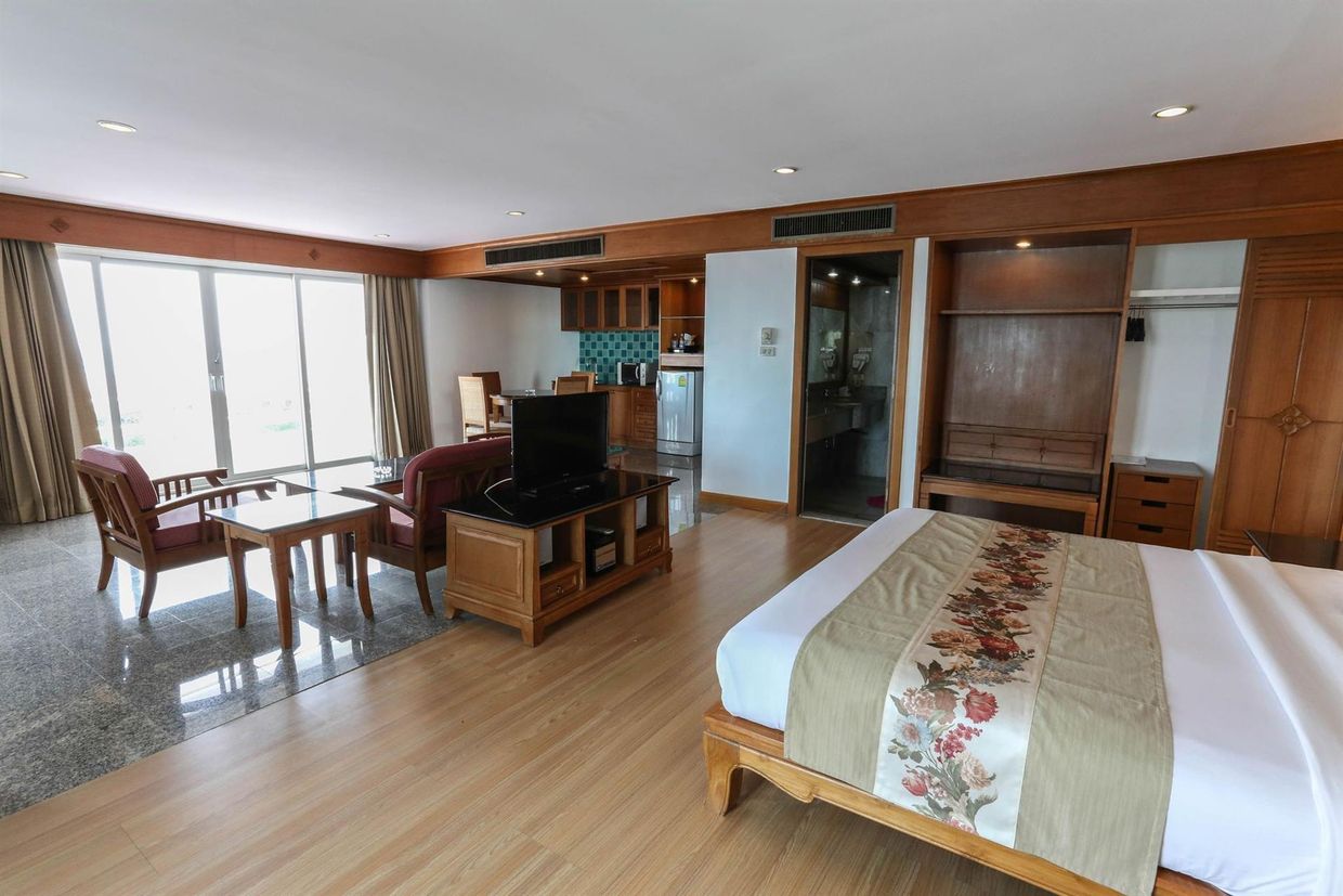 ROYAL TWINS PALACE - 9