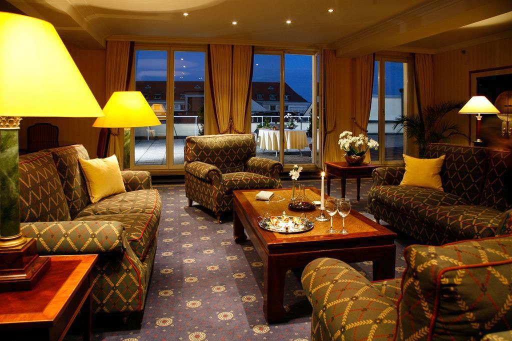 SAVOY - 1
