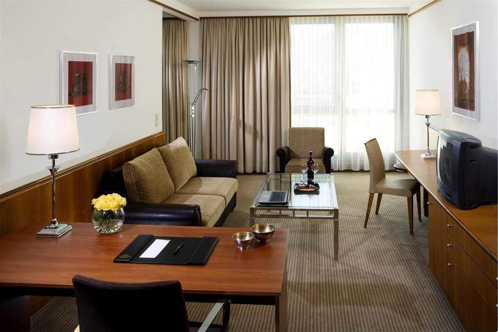 SHERATON GRAND TBILISI METECHI PALACE - 11