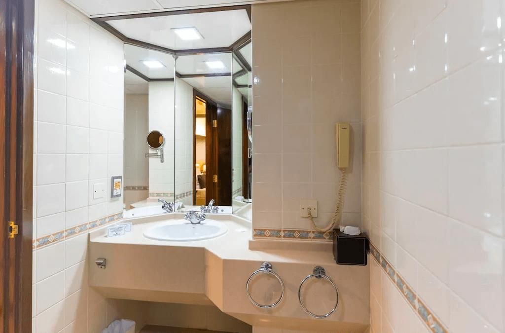 AAVRI HOTEL (ex. ARAVI HOTEL - 18