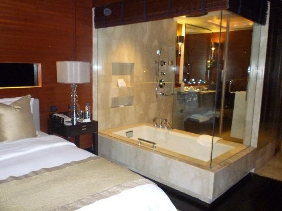 THE LEELA AMBIENCE GURUGRAM - 16