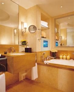 THE PENINSULA - 3