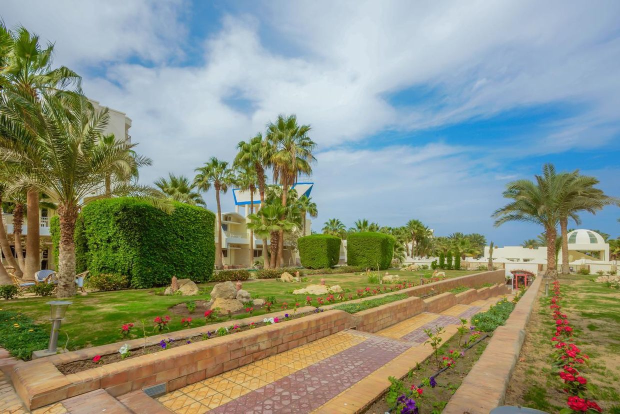 EMPIRE BEACH AQUA PARK - 15