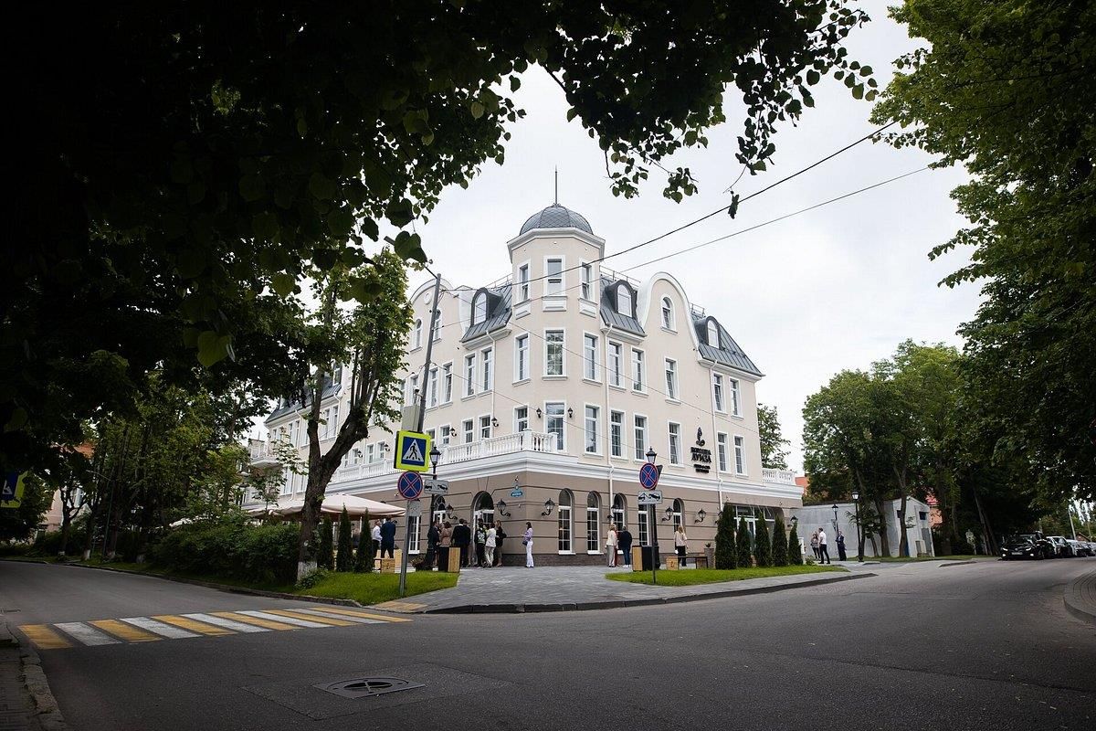 КОРОЛЕВА ЛУИЗА - 1