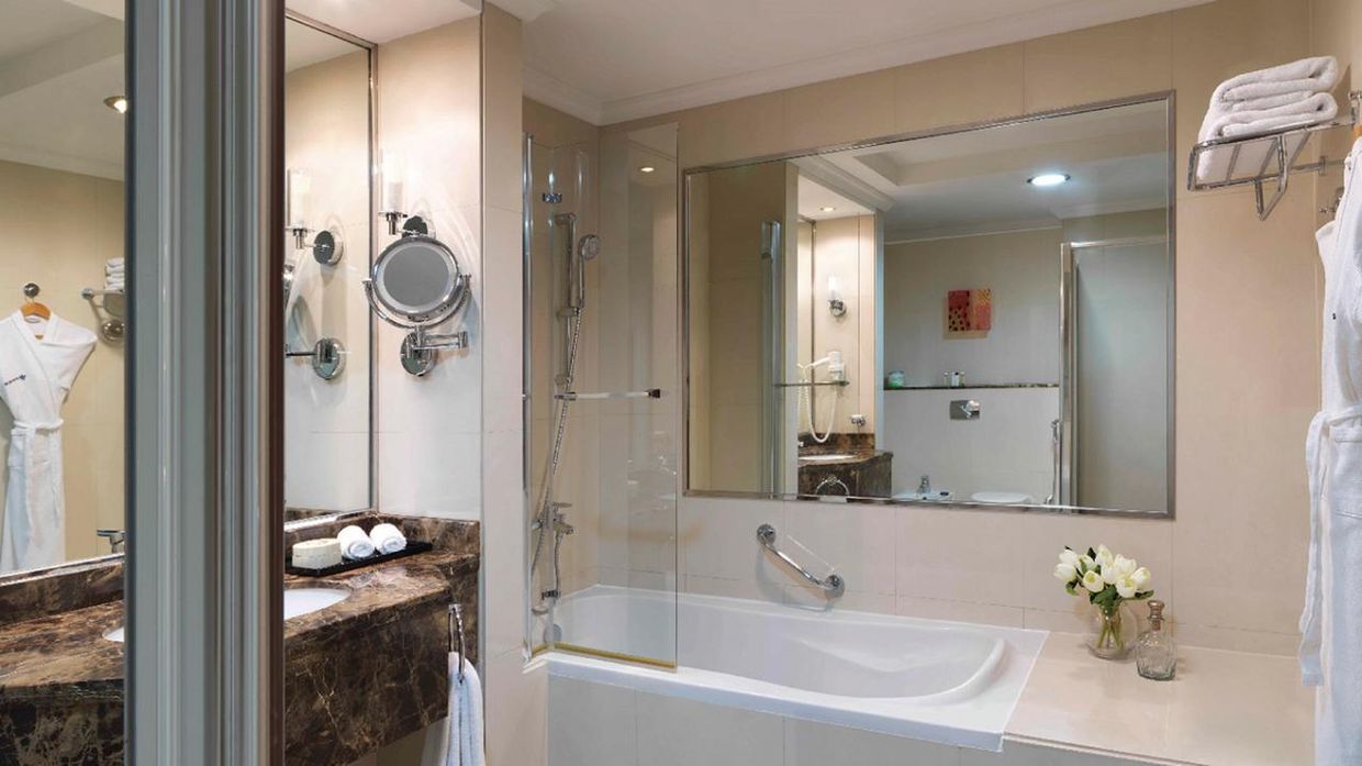 PARK REGIS KRIS KIN HOTEL - 12