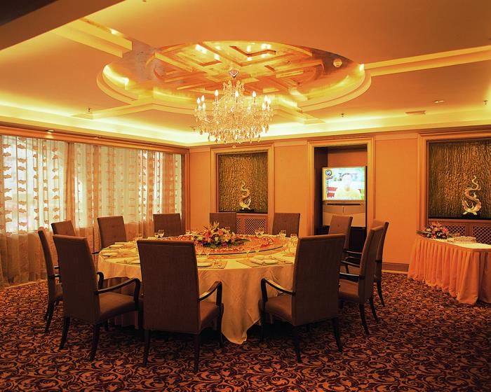 GRAND INTERNATIONAL - 18