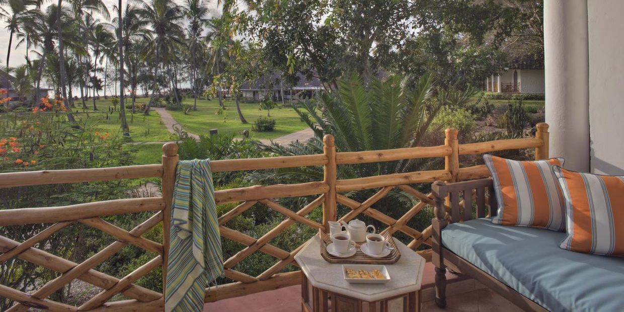 BLUEBAY BEACH RESORT & SPA - 12