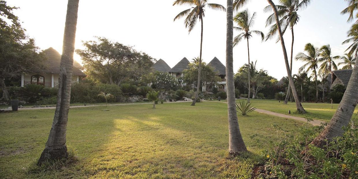 BLUEBAY BEACH RESORT & SPA - 19