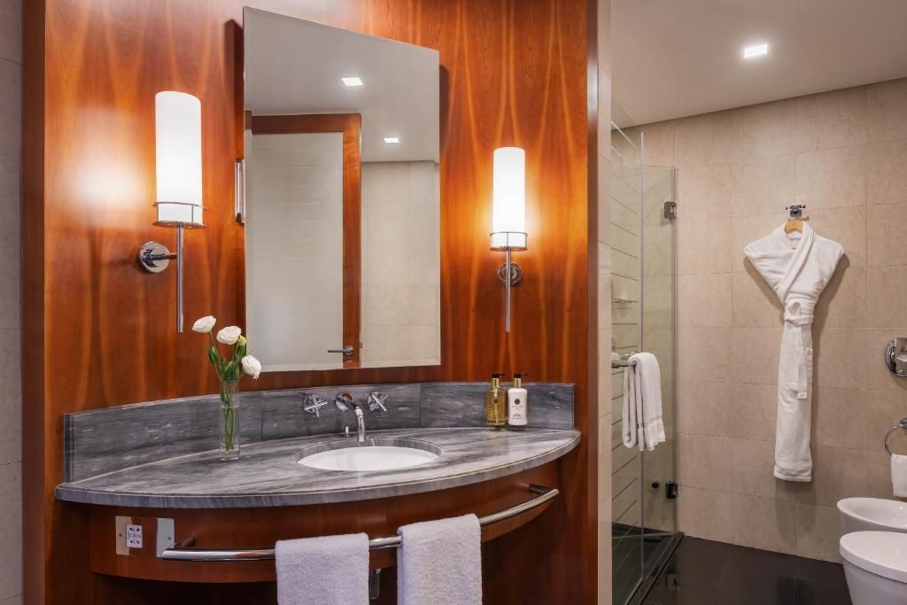 JUMEIRAH EMIRATES TOWER - 22