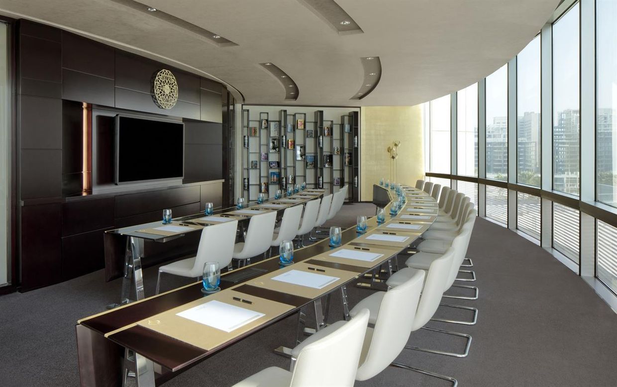 JUMEIRAH EMIRATES TOWER - 43