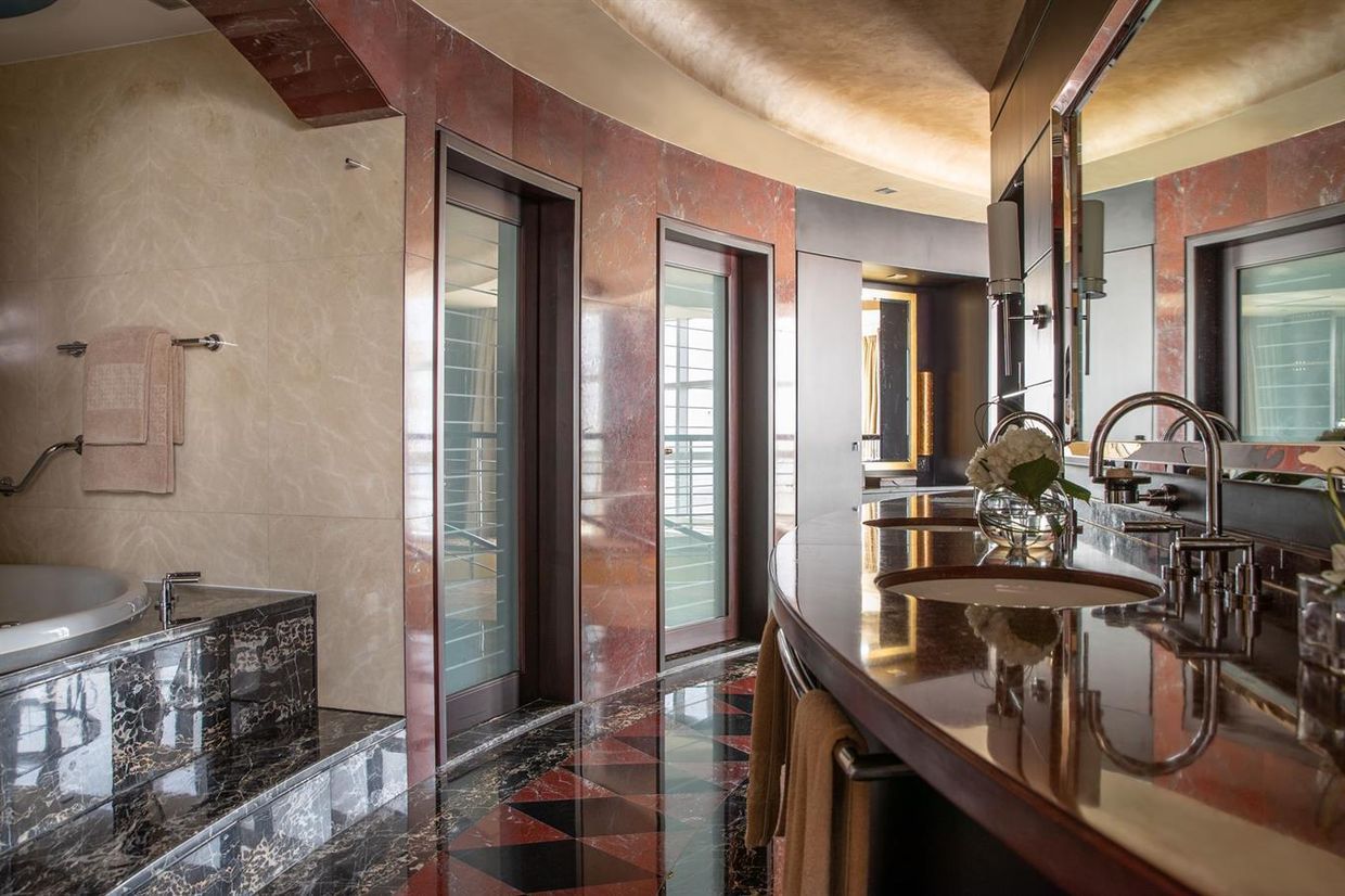 JUMEIRAH EMIRATES TOWER - 9