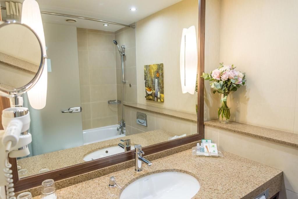 HOLIDAY INN ALMATY - 10