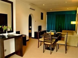 PEACOCK BEACH HOTEL - 17