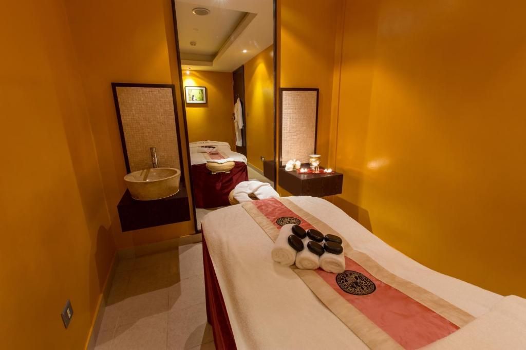 HOLIDAY INN ABU DHABI - 23