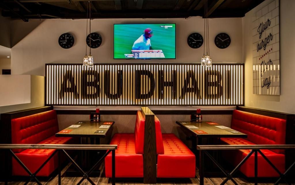 HOLIDAY INN ABU DHABI - 10