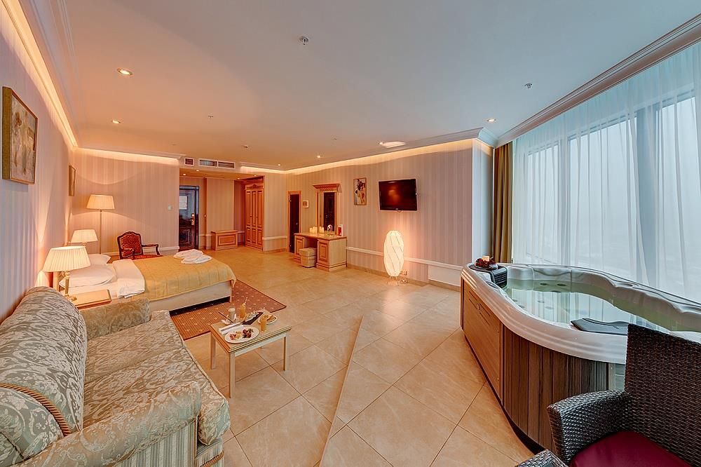 SK ROYAL HOTEL, отель - 10