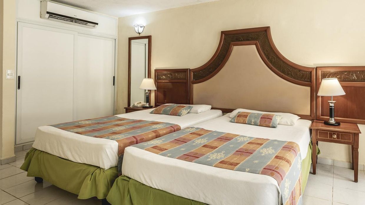 BE LIVE LOS CACTUS (onlt adults 16+) - 21