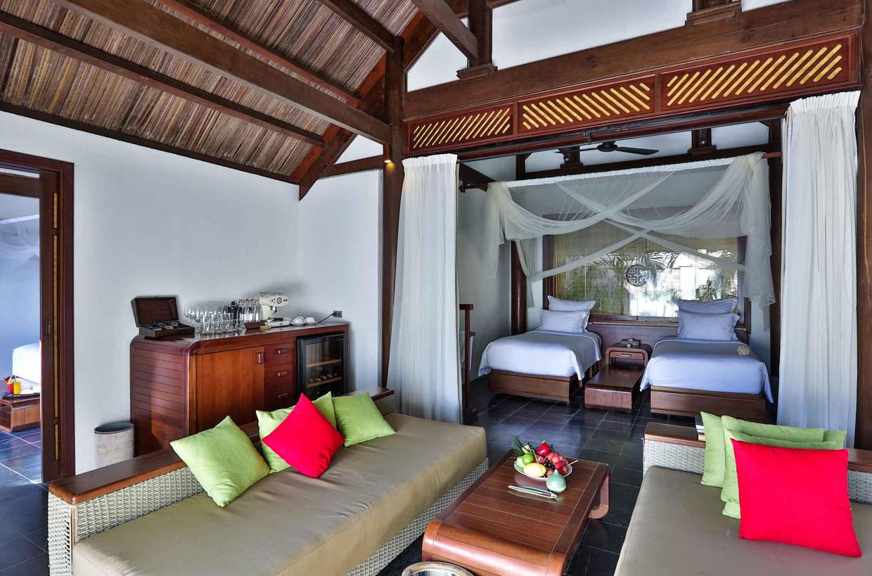 LALYA NINH VAN BAY - 18