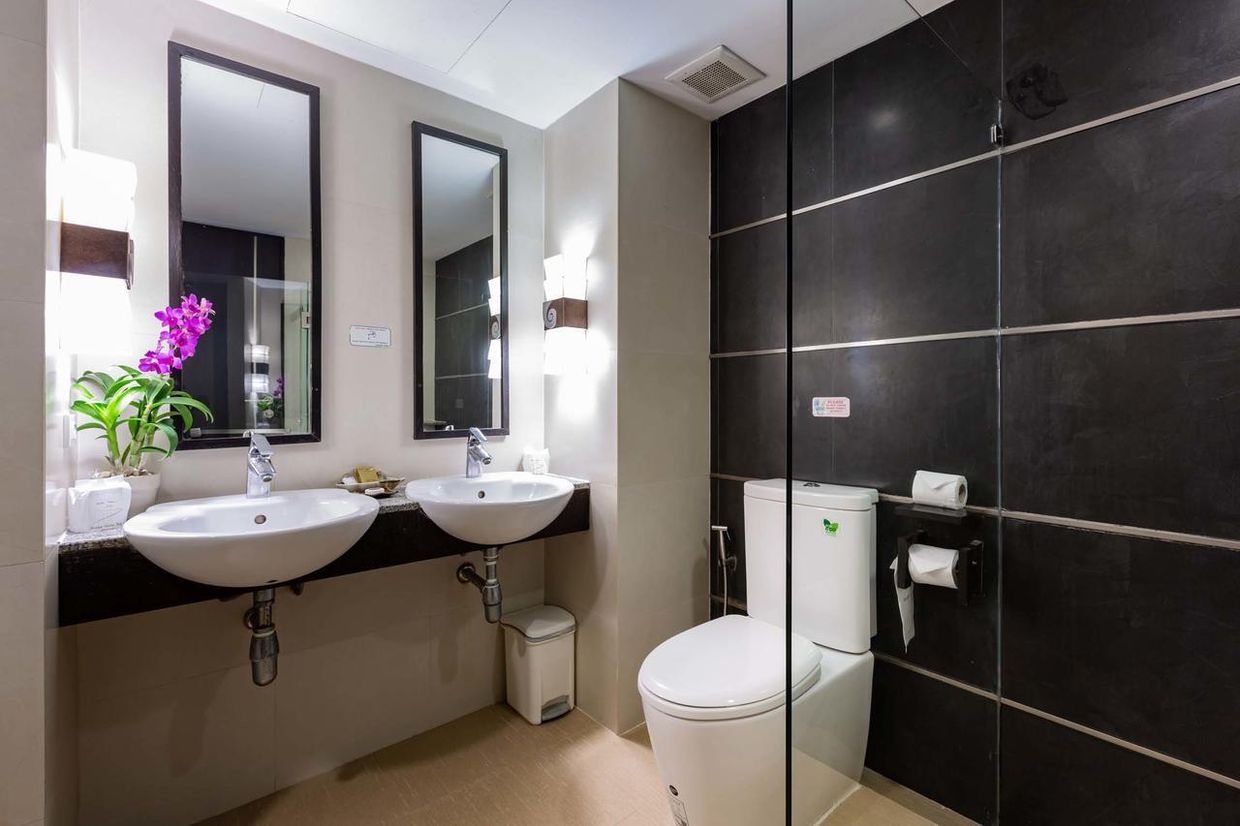 BLUE TARA HOTEL - 14