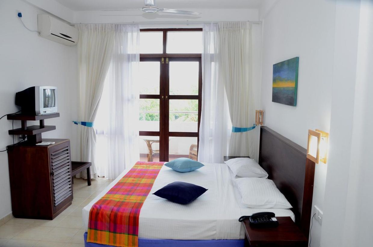 LAVENDISH BEACH (ex. COMARAN BEACH HOTEL) - 12