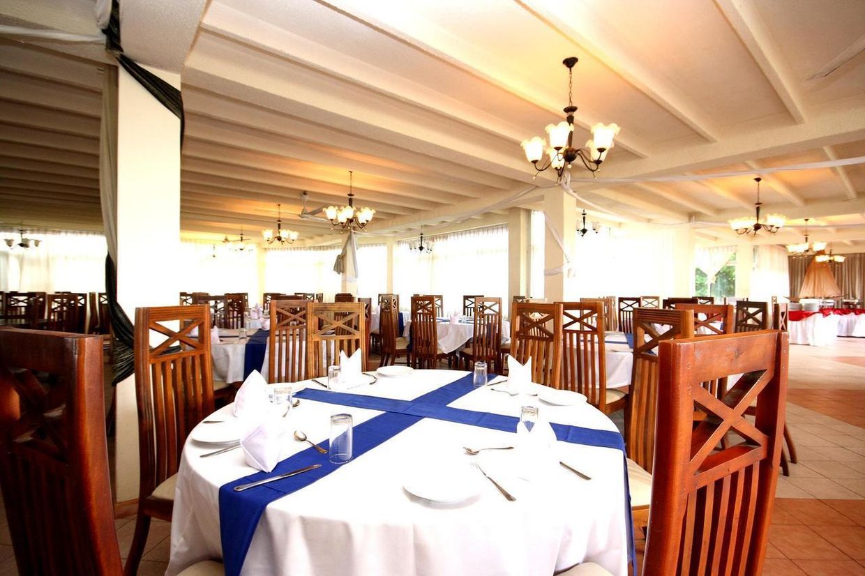 LAVENDISH BEACH (ex. COMARAN BEACH HOTEL) - 13