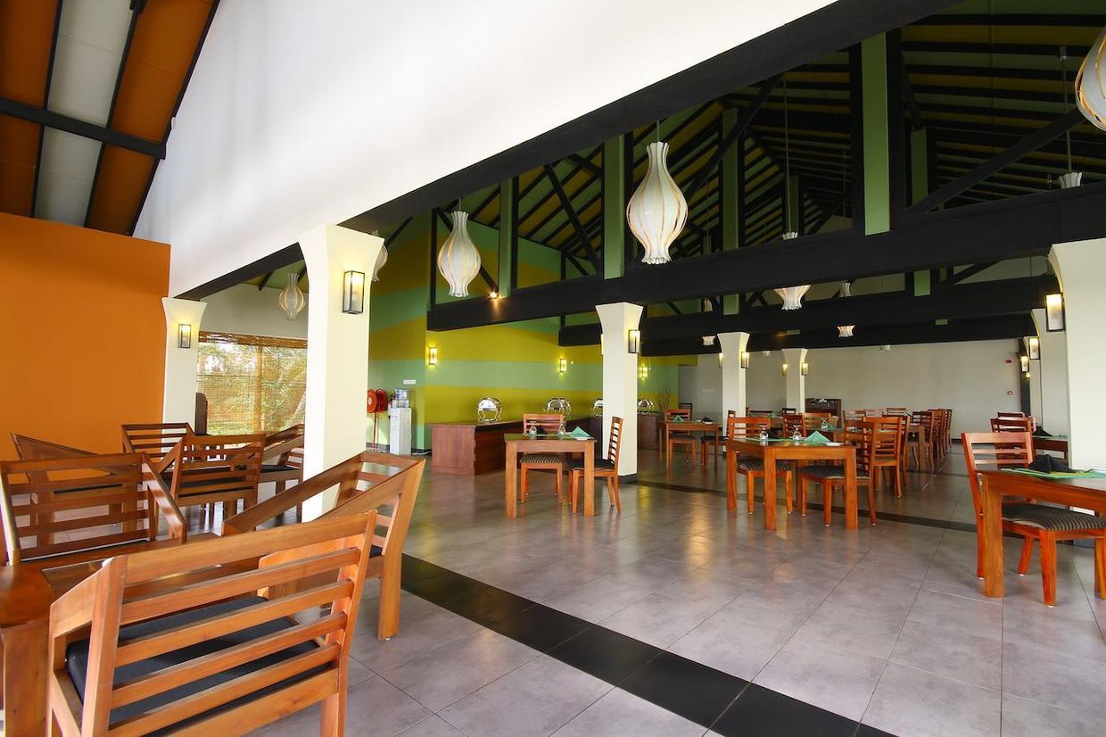 KAMILI BEACH HOTEL - 16