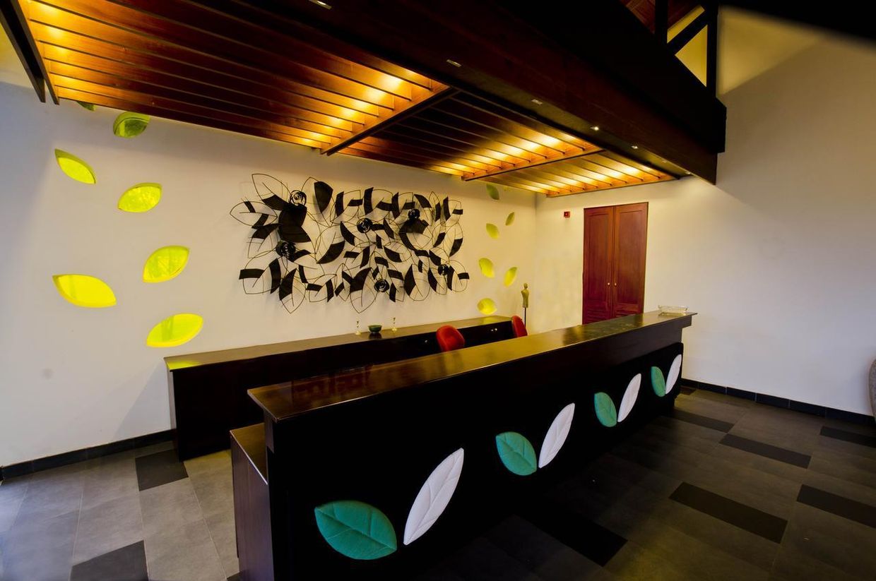 KAMILI BEACH HOTEL - 3