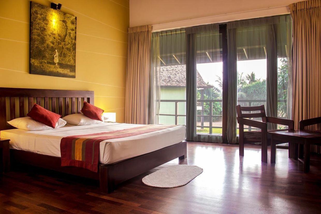 KAMILI BEACH HOTEL - 29