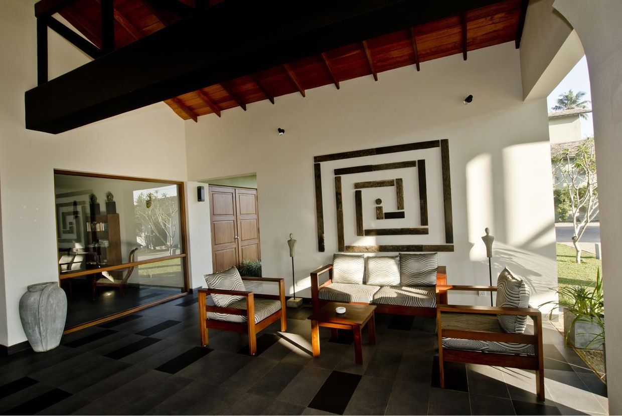 KAMILI BEACH HOTEL - 4