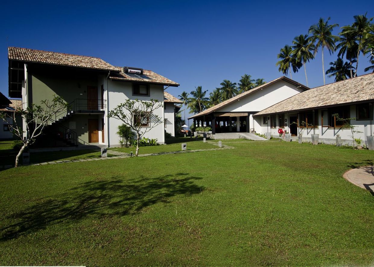 KAMILI BEACH HOTEL - 6