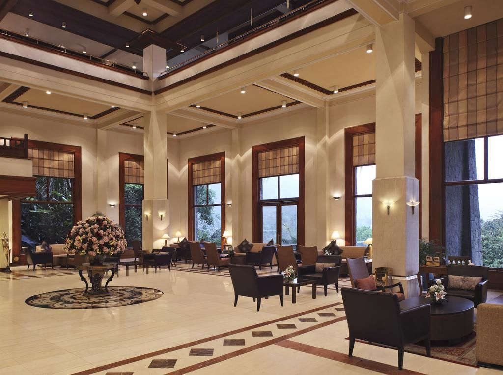 EARLS REGENT HOTEL - 3